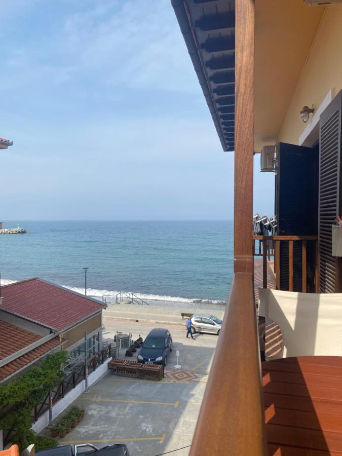 Amelia Beach Apartments Agios Ioannis  エクステリア 写真