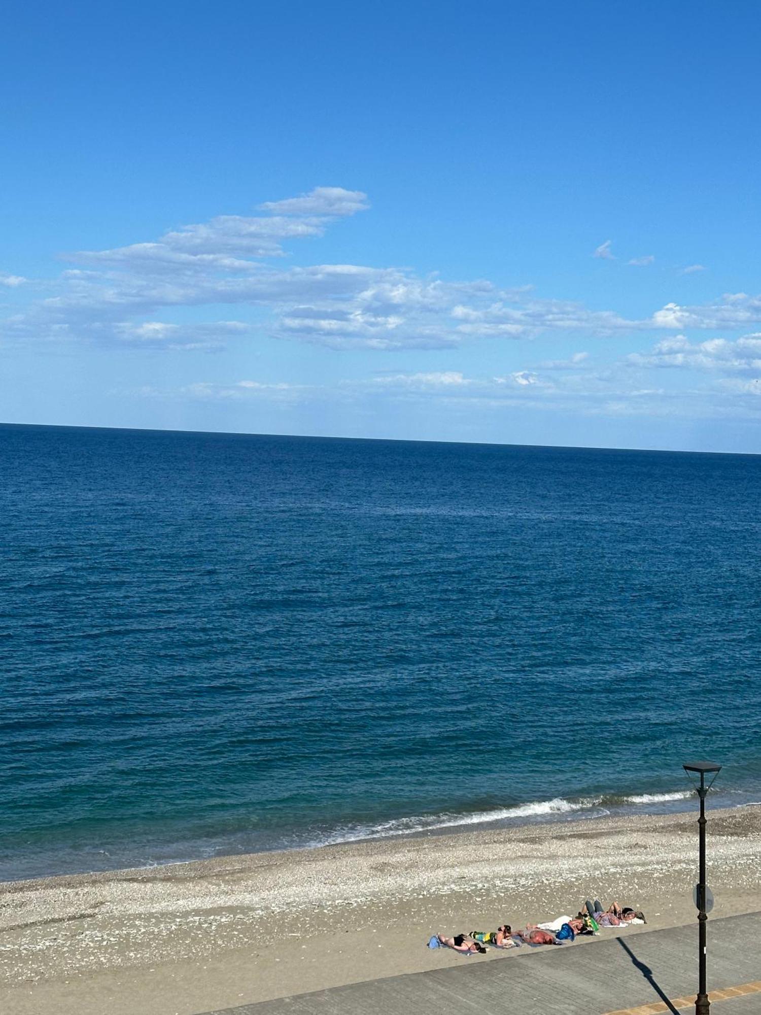 Amelia Beach Apartments Agios Ioannis  エクステリア 写真