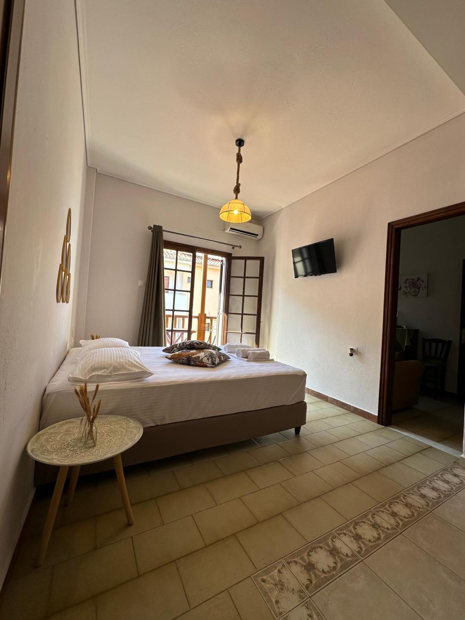 Amelia Beach Apartments Agios Ioannis  エクステリア 写真